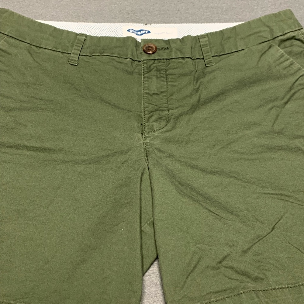 Old navy chino shorts women’s 10 green cotton spandex